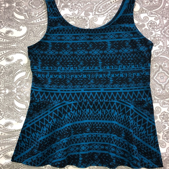 ⬇️ Express tank top - NWOT - Picture 1 of 4